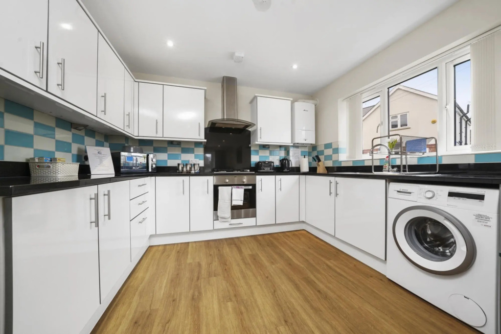 London Heathrow Living Serviced Apartments- Apt 10