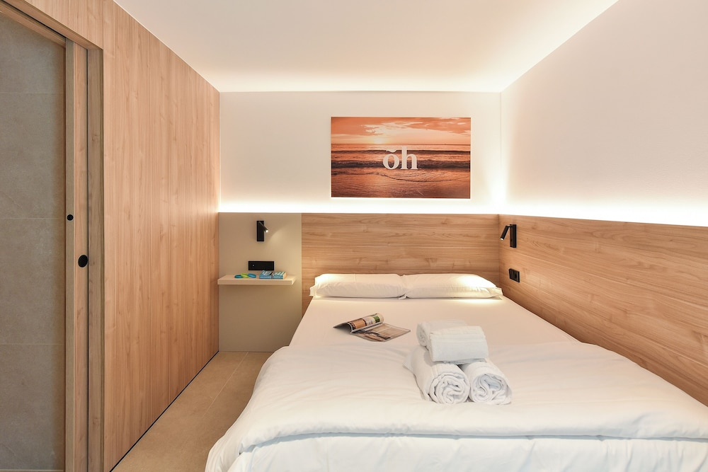 OH Suites Paseo de las Canteras 58