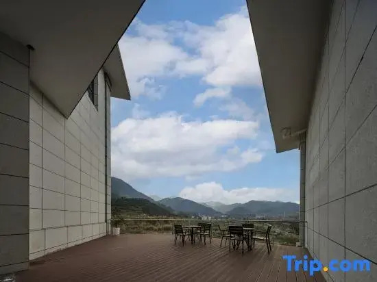 Yinquanju Hotel (Qianguqing)