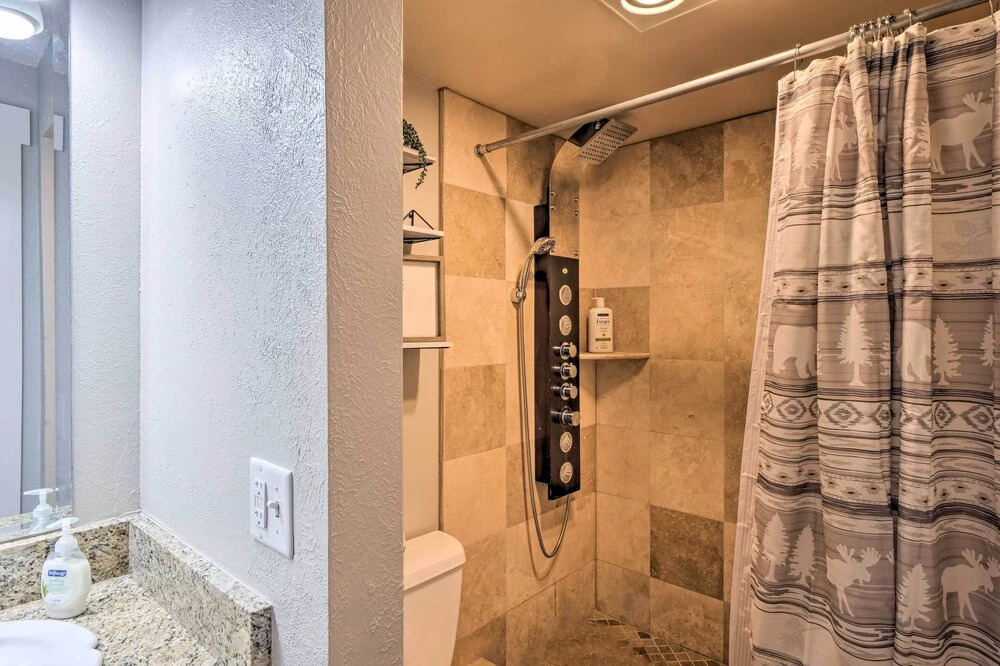 < 1 Mi to Peak 8: Ski Condo in Breck w/ Mtn Views