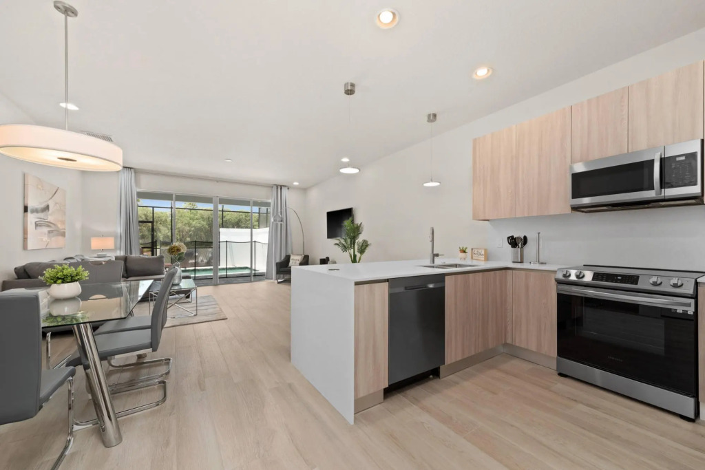 Cozy 3bd 3bath @HiddenForest with pool