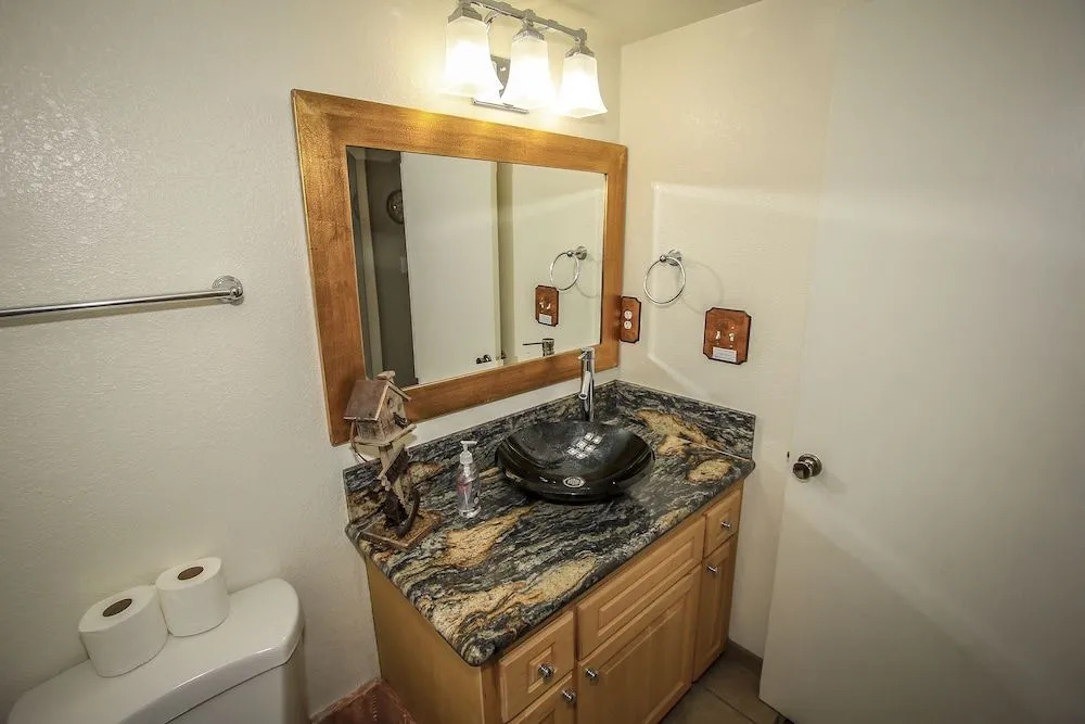 Snow Summit Getaway - 3 Br home by RedAwning