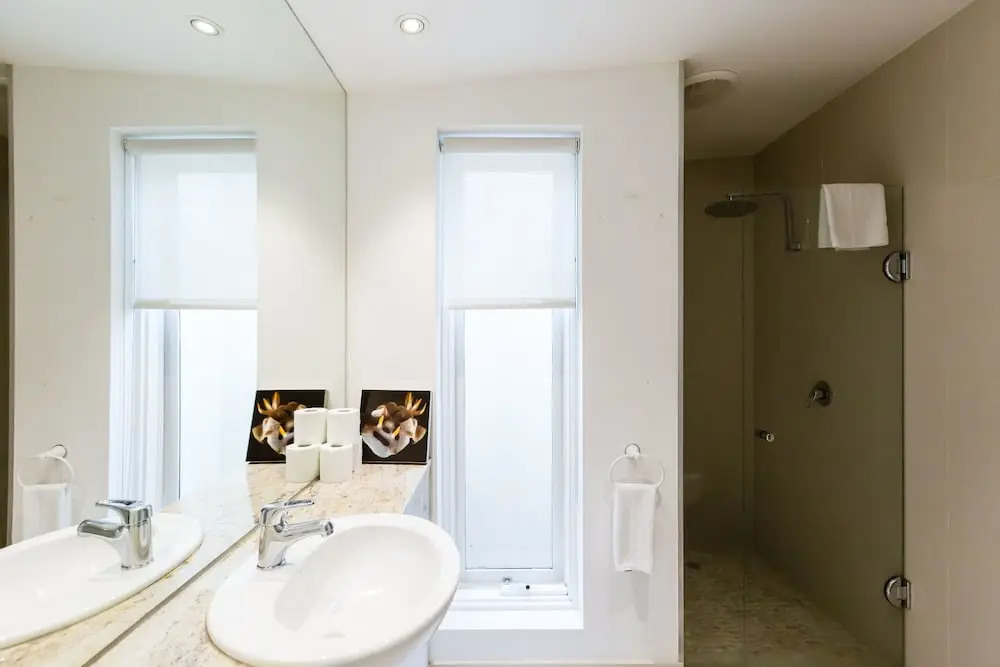 ALEXANDER, 2BDR South Melbourne House