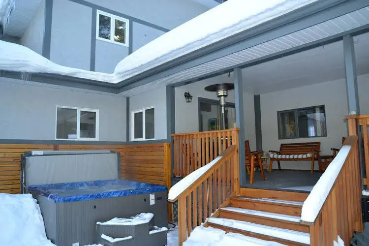 The Pines Bed & Breakfast, B&B