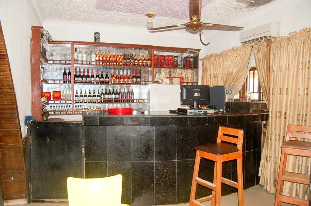 Eagleston Plaza Hotel