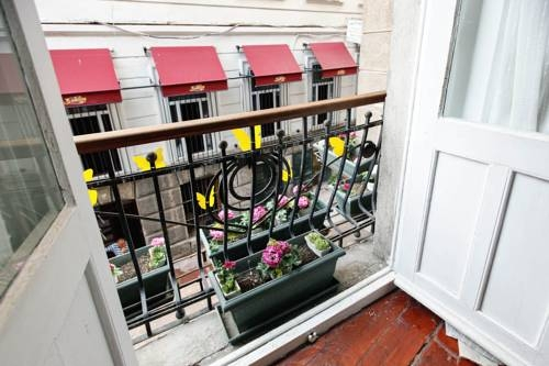 Tarus Apartments Kumbaracı