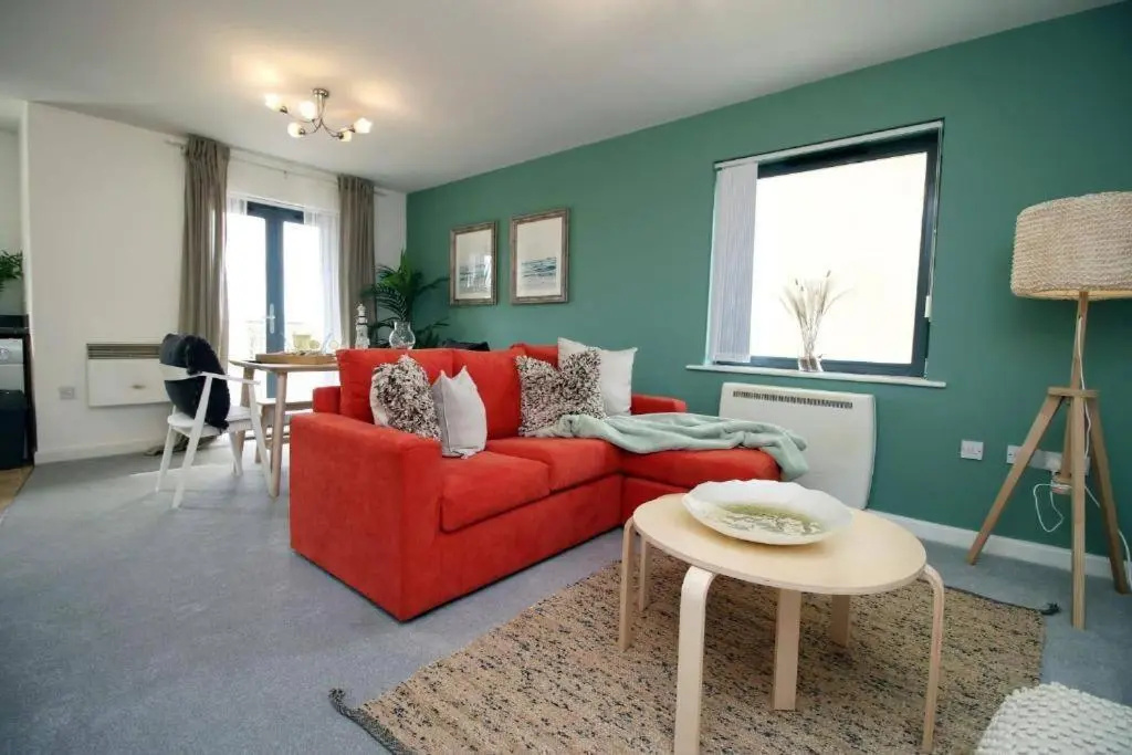 The Observatory by Mia Living 2 bedroom apartment overlooking Swansea Beach with free parking