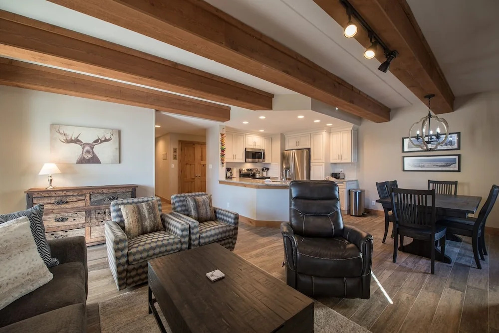 Recently Remodeled Ski Lodge Styled Plaza Condo - No Cleaning Fee! by RedAwning