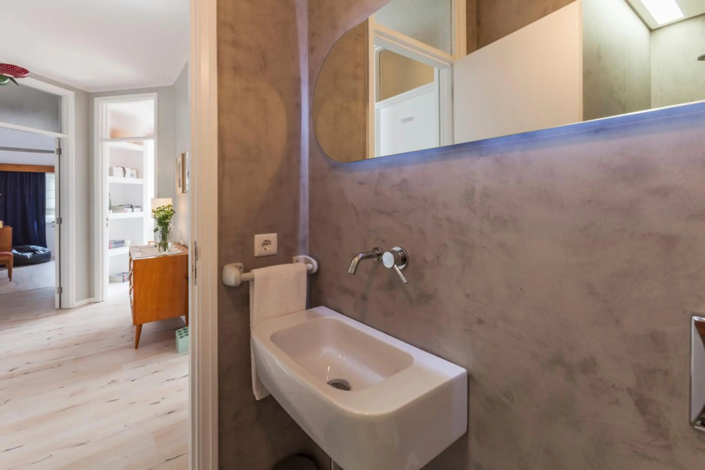 Spacious and Bright City Ap II
