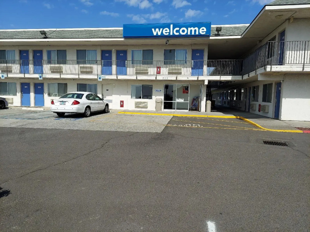 Motel 6 Pendleton, OR