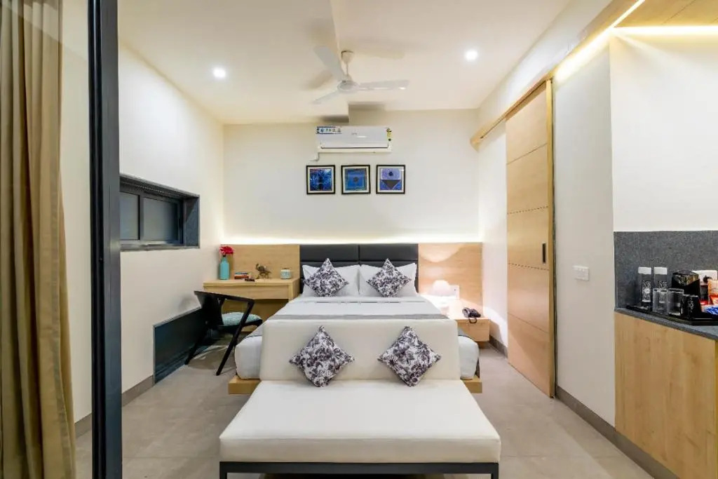 Iris Suites