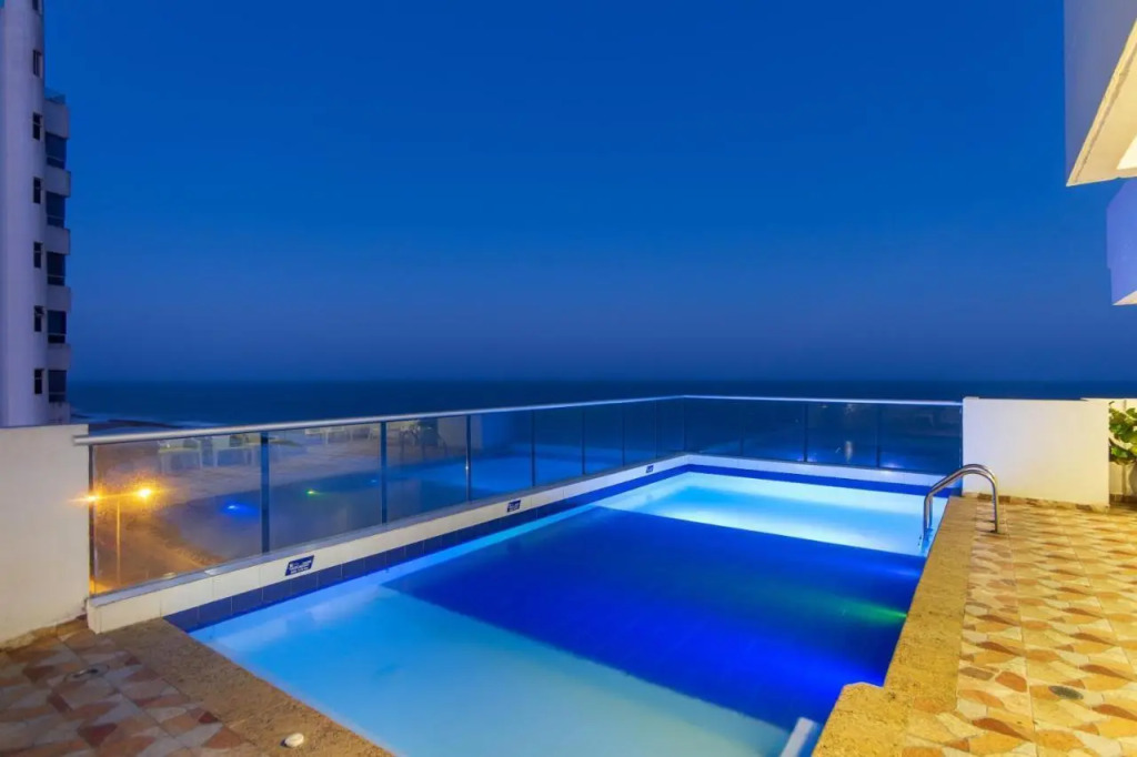 Hotel Aixo Suites By GEH Suites