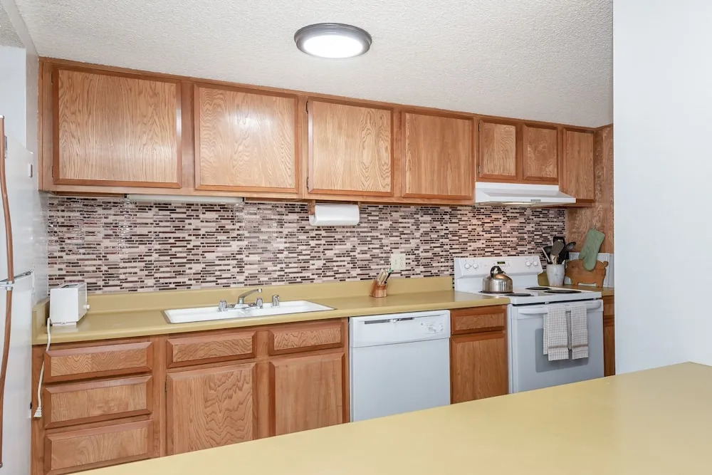 New Listing! Downtown Condo w/ Fireplace & Pool condo