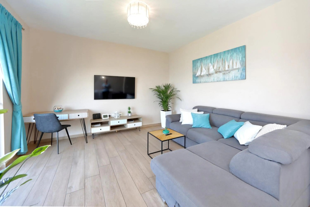 Aqua Cabana