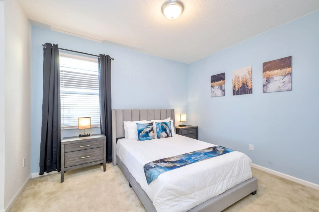 Upstay - 19 Guest Home w Pool  Games - Near Disney, Kissimmee