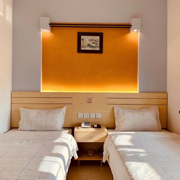 Fengju Business Hotel
