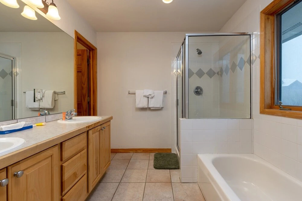 130 Meisel Drive 4 Bedroom Townhouse by RedAwning