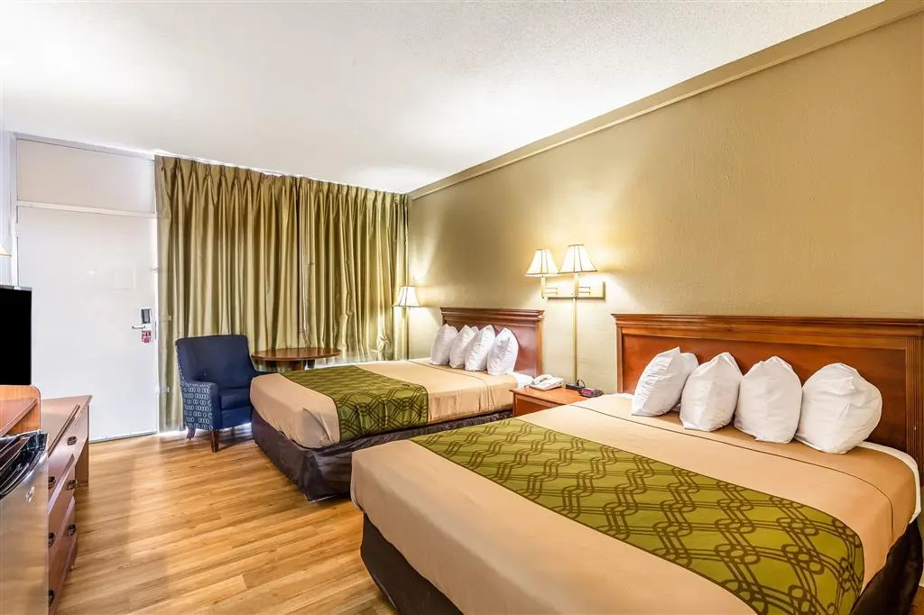 Econo Lodge Atlanta Virginia Avenue