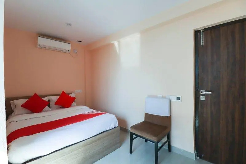 OYO 68546 Hotel Galaxy Inn