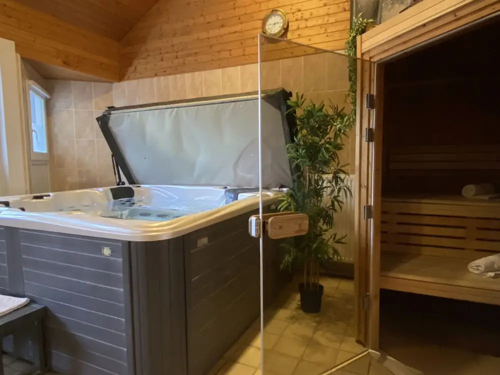 Contact hôtel - Hôtel Les Bleuets & SPA