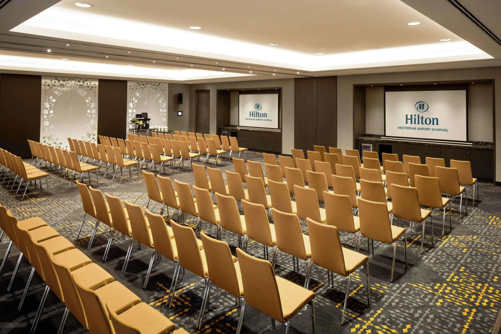 Отель Hilton Amsterdam Airport Schiphol