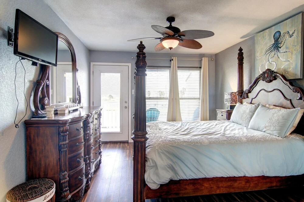 Third Floor Seabatical Condo in Mustang Island by Redawning