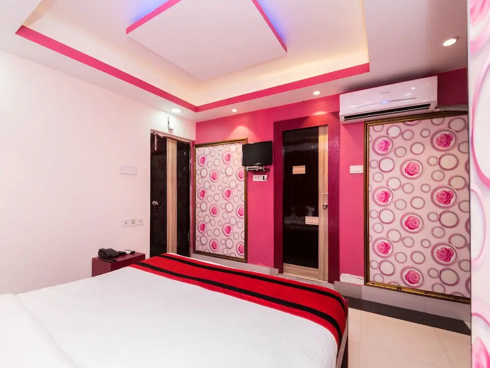 OYO 1865 Hotel Trivedi International