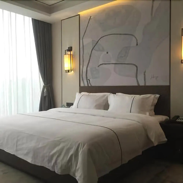 Golden Hotel