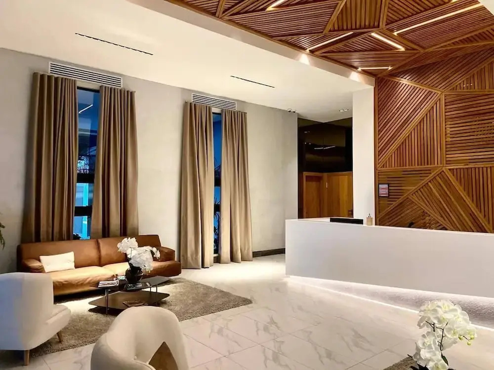 Luxury Condo 1 Br Pool Excellent Location