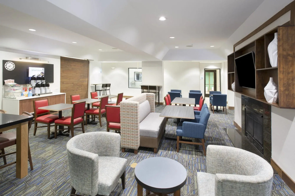 Holiday Inn Express Kansas City - at the Legends