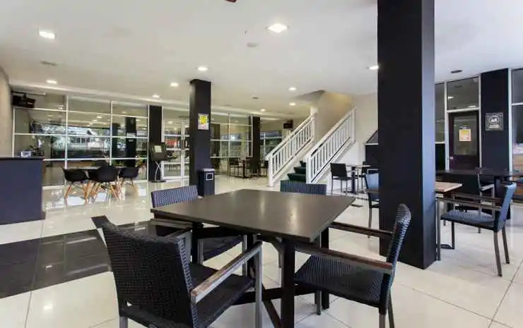 City Hotel