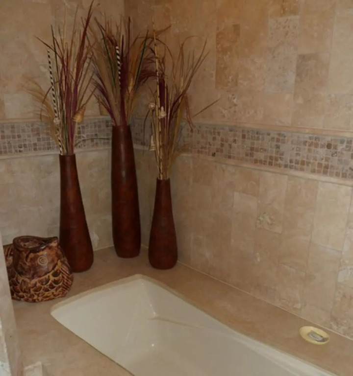 Bella Sirena 1Br 303 by Casago