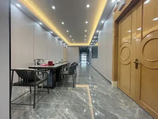 Vienna Hotel (Guangzhou Huangpu Free Trade Zone Xiayuan Subway Station)