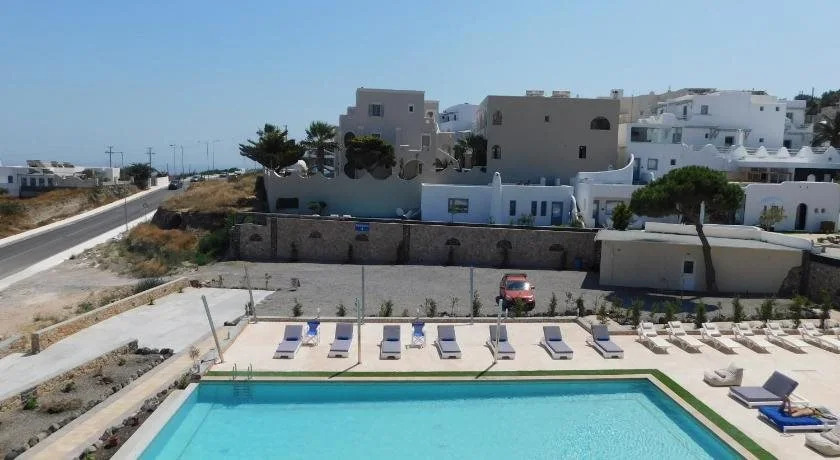 Fira Calm Hotel