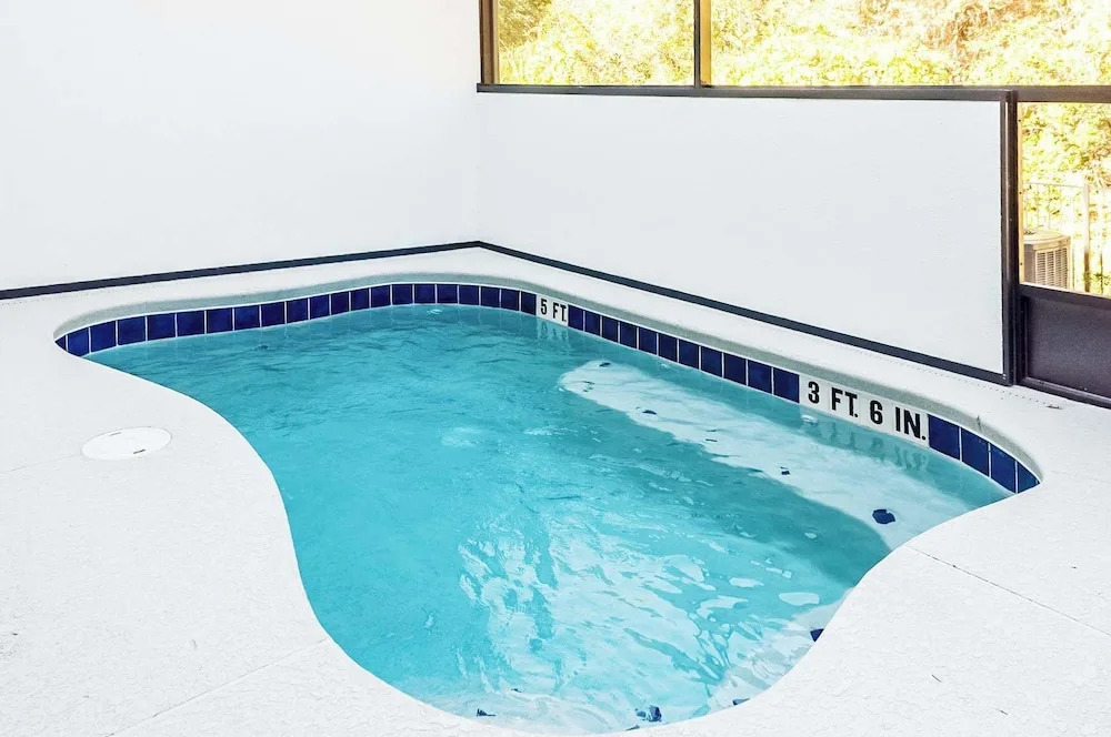 Luxury Townhouse w/ Private Pool Near Disney & Universal