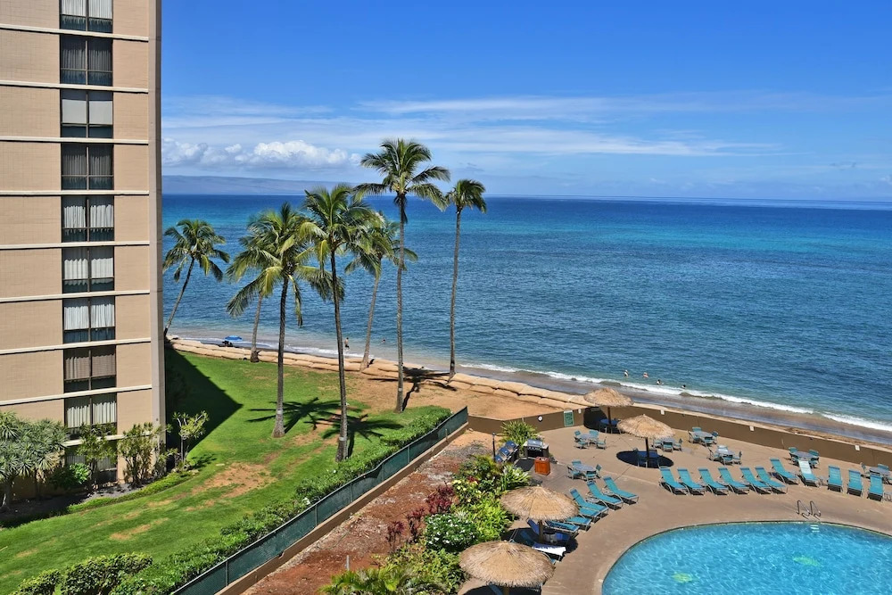 Royal Kahana #617 Studio Bedroom Condo by RedAwning