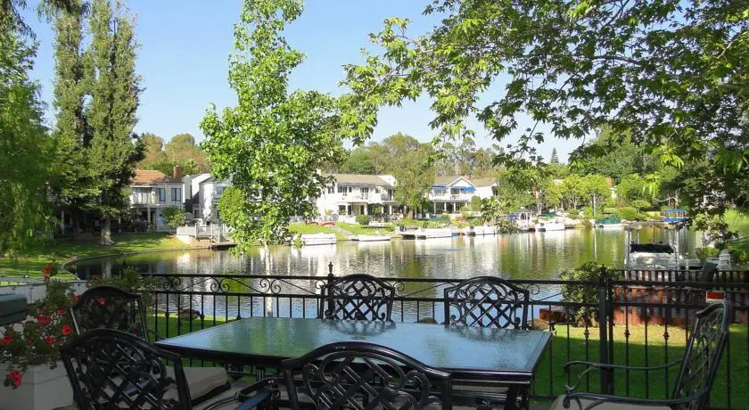 Villa Sereno- Luxury Lakefront Villa near Laguna Beach