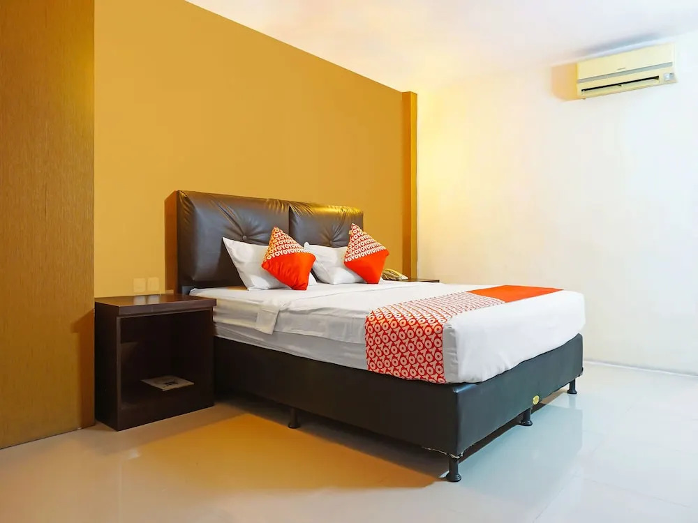 RedDoorz Plus at Grand Populer Hotel Makassar