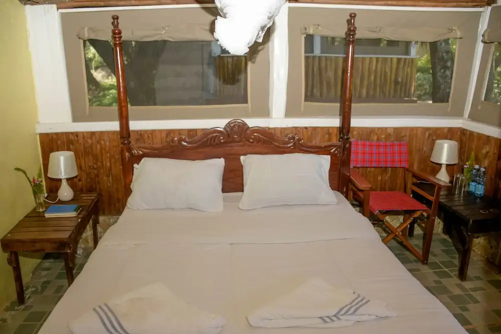 Giraffe Hills Mara Camp