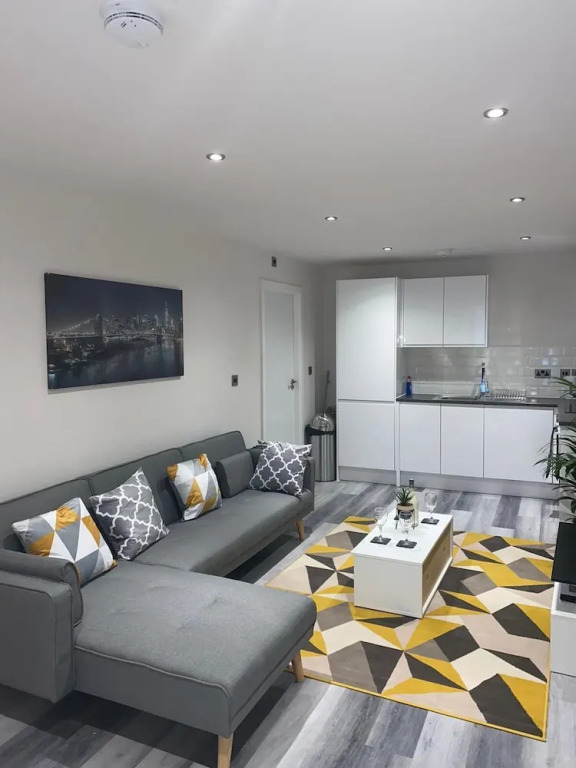Fresh and Modern 2 Bed Flat Birmingham