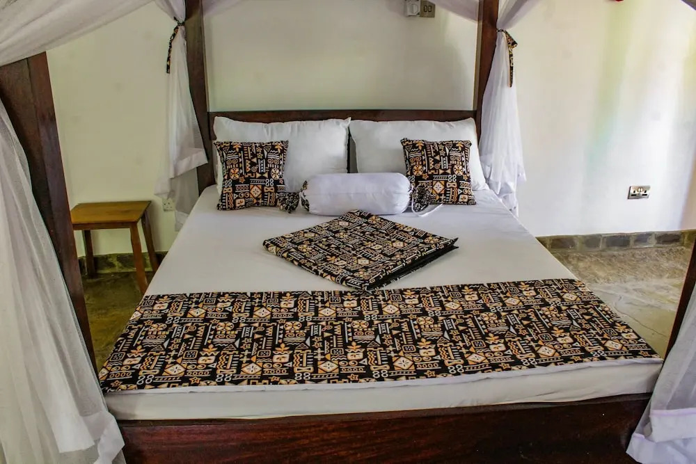 5-bedroom Villa - 3 Mins Walk To The Beach