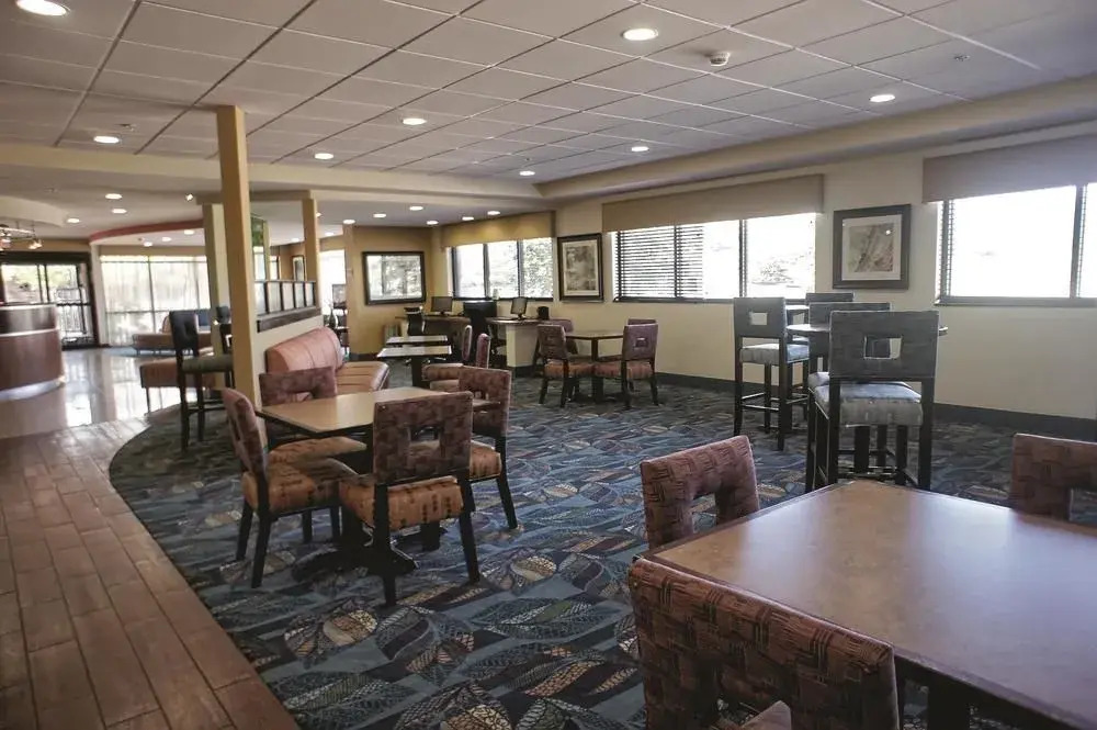 Comfort Suites
