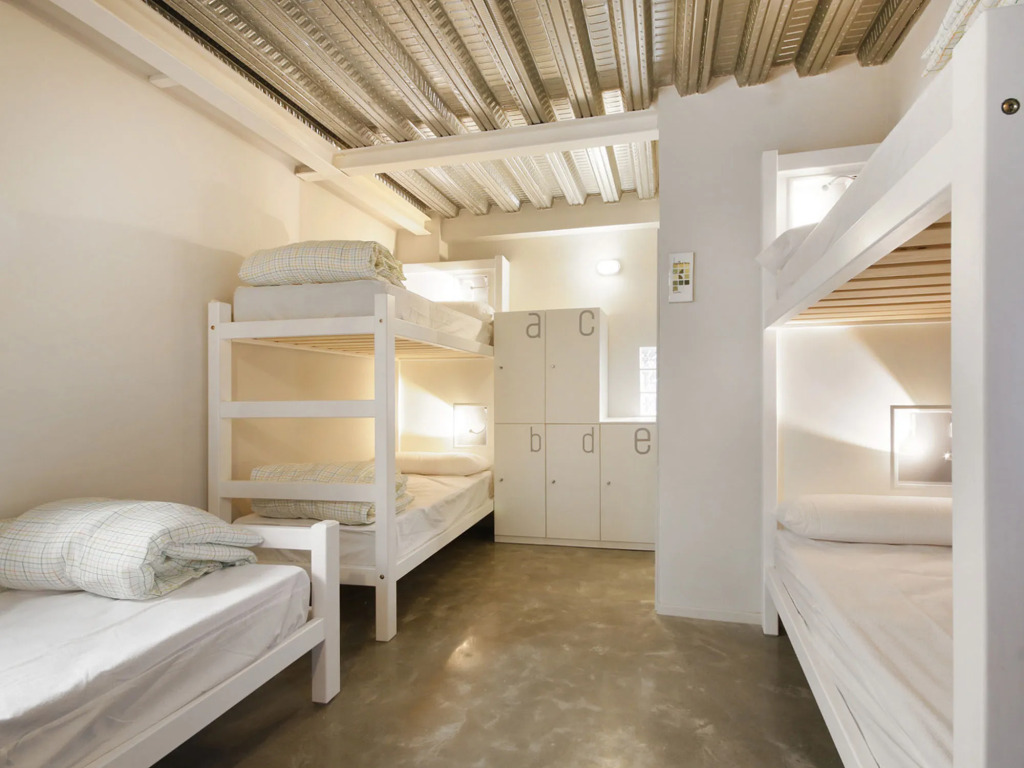 LemonRock Hostel