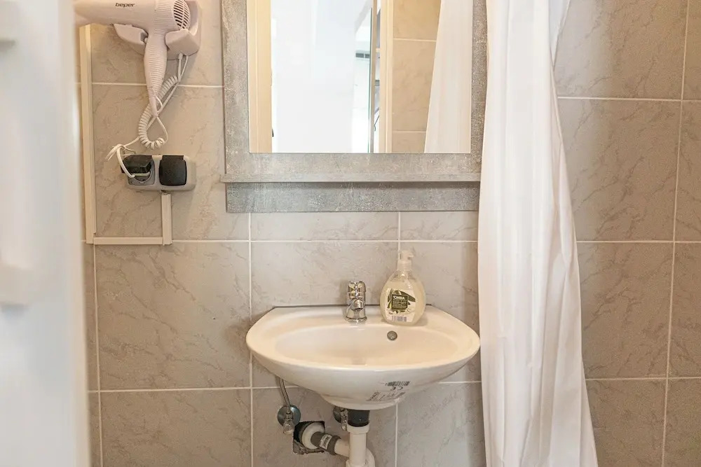 Affordable 3BR Apt near Hauptbahnhof