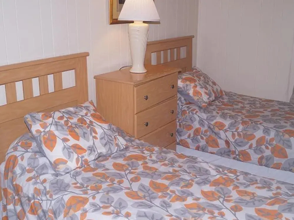 Severn I 208 3 Br condo by RedAwning