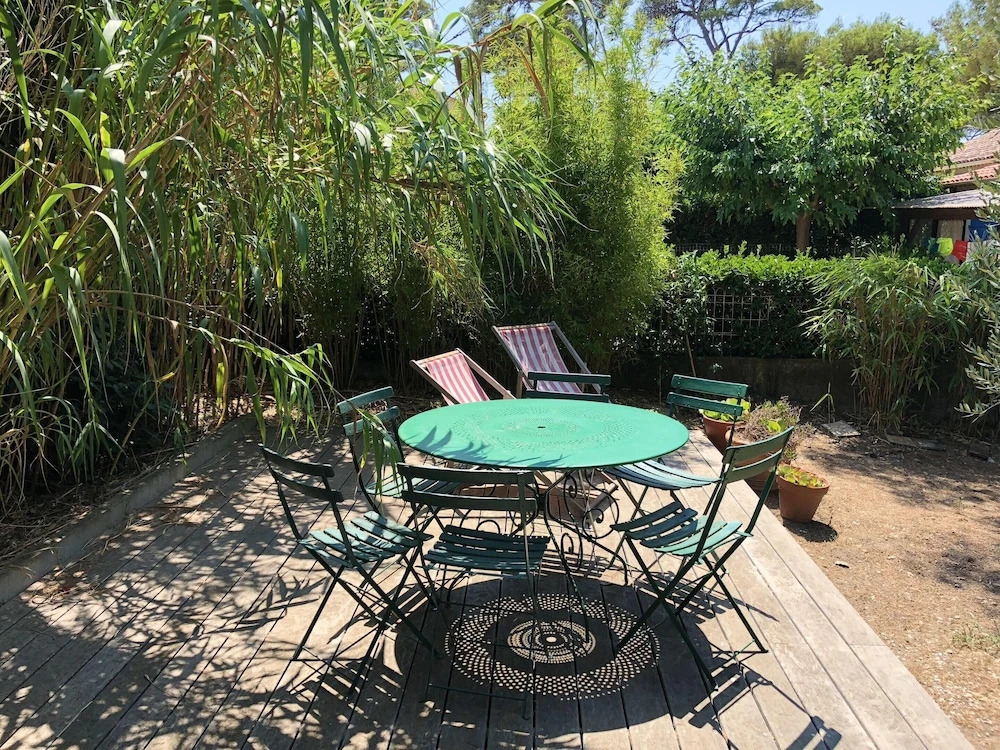Property With 3 Bedrooms in Six-fours-les-plages, With Enclosed Garden