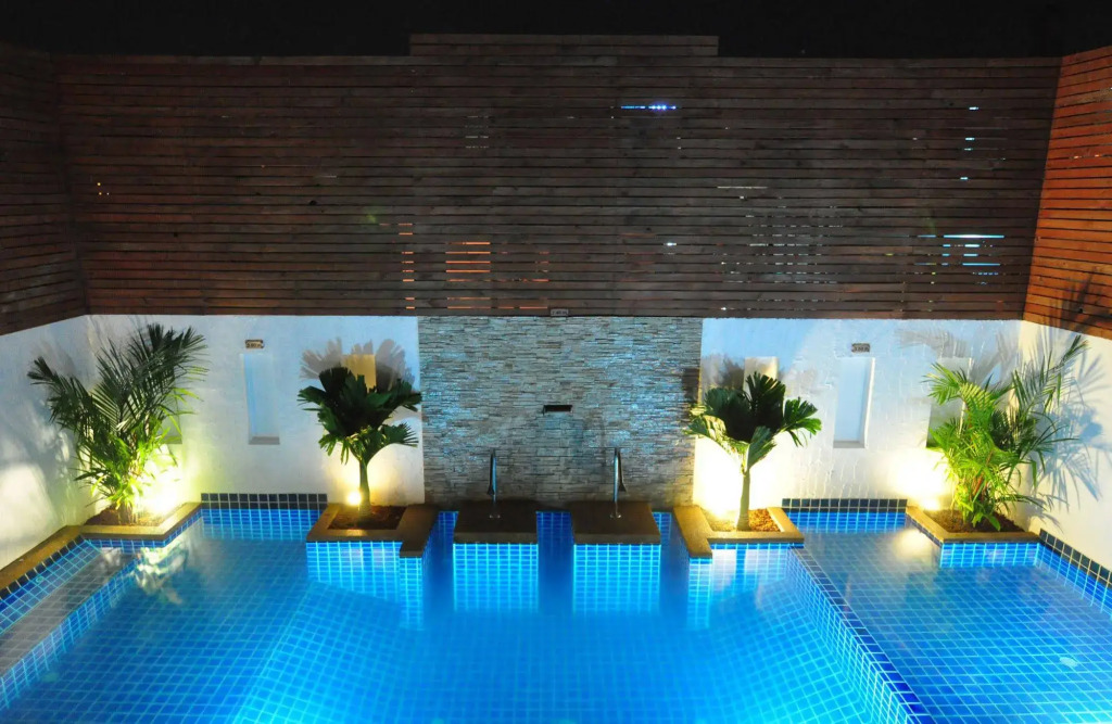 Forty Winks Phuket Hotel