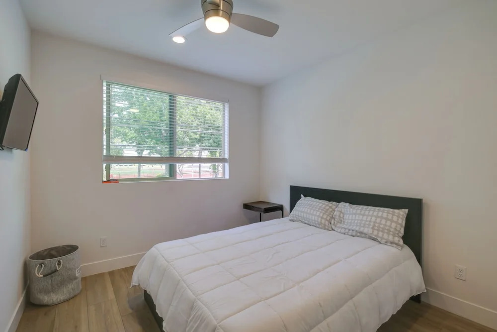 Pet-Friendly Paramount Home, 16 Mi to Los Angeles