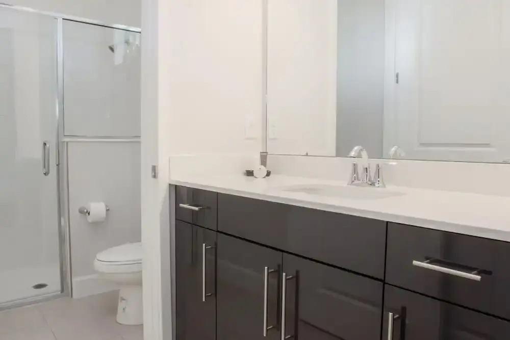 Townhome- 4Bd - Close To Parks Shops