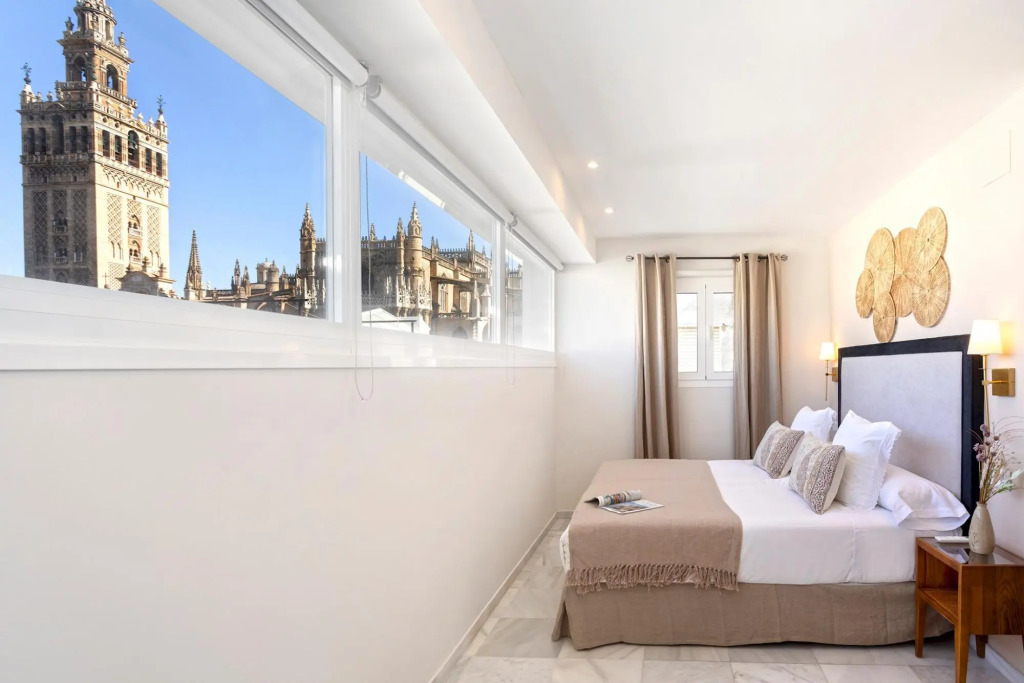 Beautiful 2 bd Apartment With Views to the Cathedral Constituci n IV